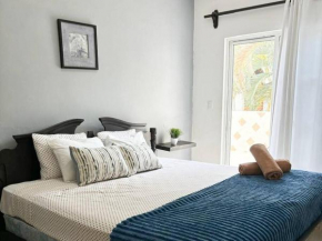 Nice studio on 10th avenue,1 min walk to the beach